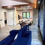 La Maison Des Trois Arbres *