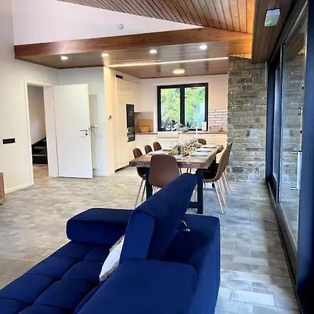 La Maison Des Trois Arbres *