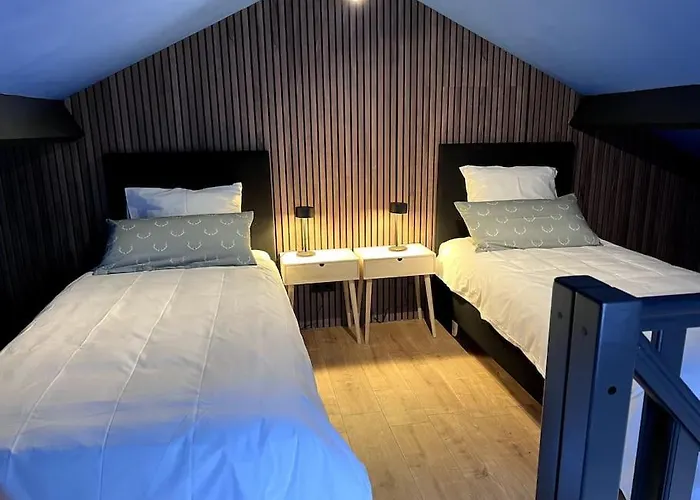 La Maison Des Trois Arbres 빌라 말메디