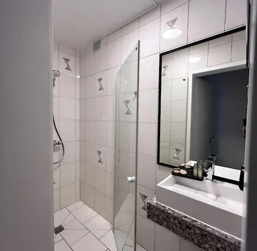 La Maison Des Trois Arbres 말메디