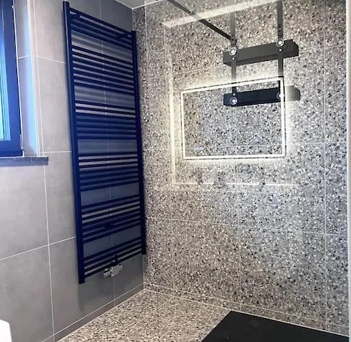 La Maison Des Trois Arbres