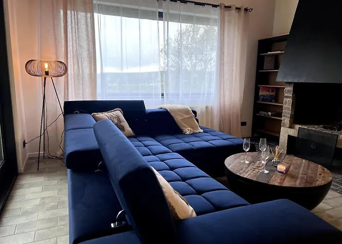 La Maison Des Trois Arbres *