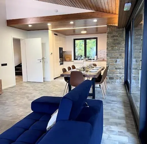 La Maison Des Trois Arbres *