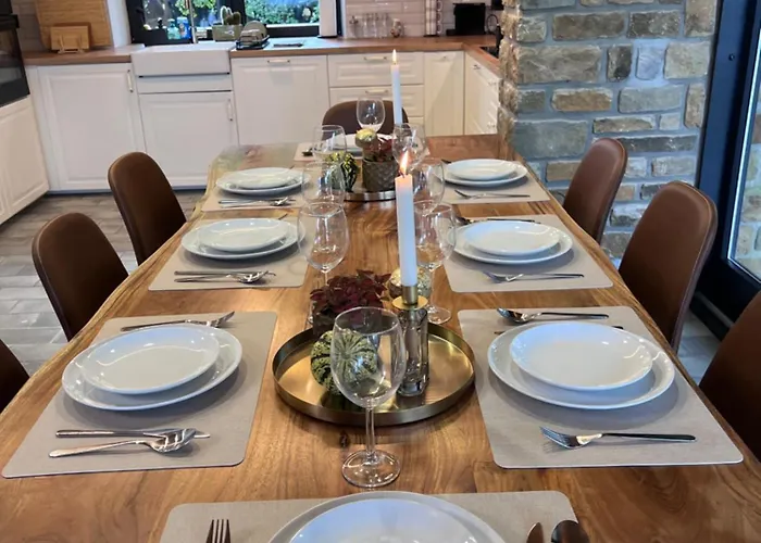 빌라 La Maison Des Trois Arbres 말메디