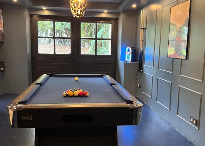 La Maison Des Trois Arbres 말메디