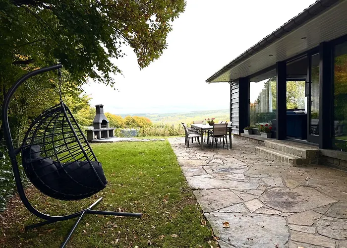 La Maison Des Trois Arbres